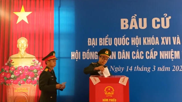 Rộn ràng ngày bầu cử sớm trên đặc khu Bạch Long Vĩ