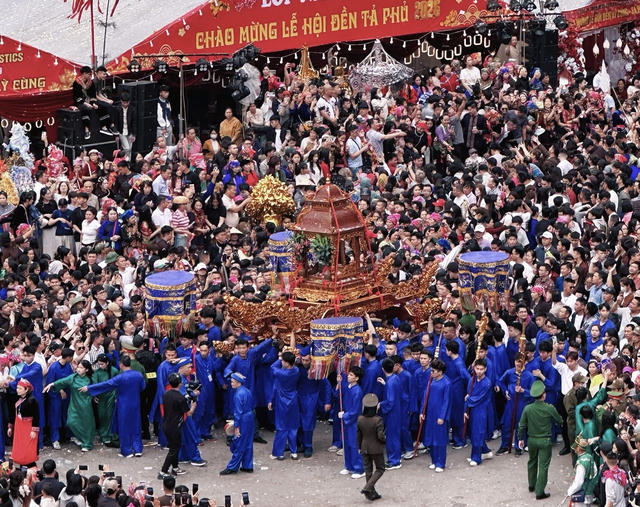 Sắc màu văn hóa đặc sắc tại Lễ hội Kỳ Cùng - Tả Phủ